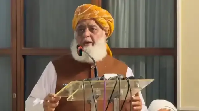 Maulana Fazlur Rehman Challenges Pakistan Army, Dares Military Leadership to Contest Elections