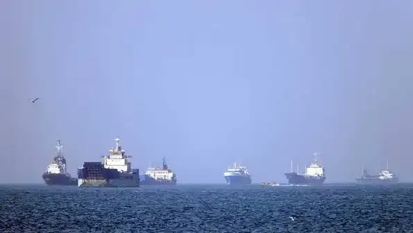 US Reimposes Iran Port Blockade as Strait of Hormuz Truce Nears Collapse