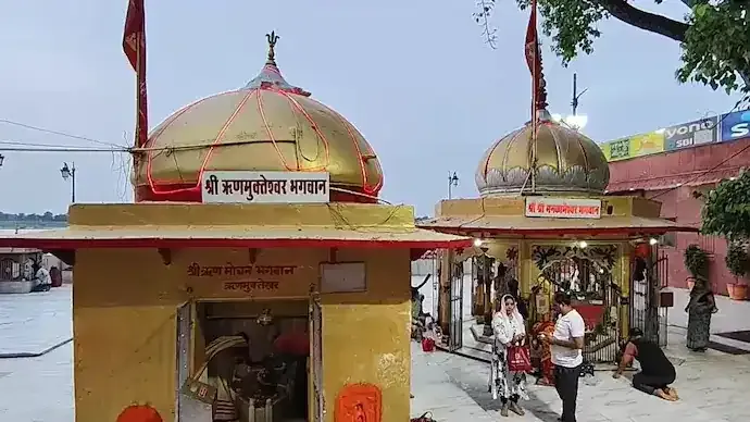 Prayagraj's Mankameshwar Temple Enforces Dress Code, Bans Selfies During Shravan
