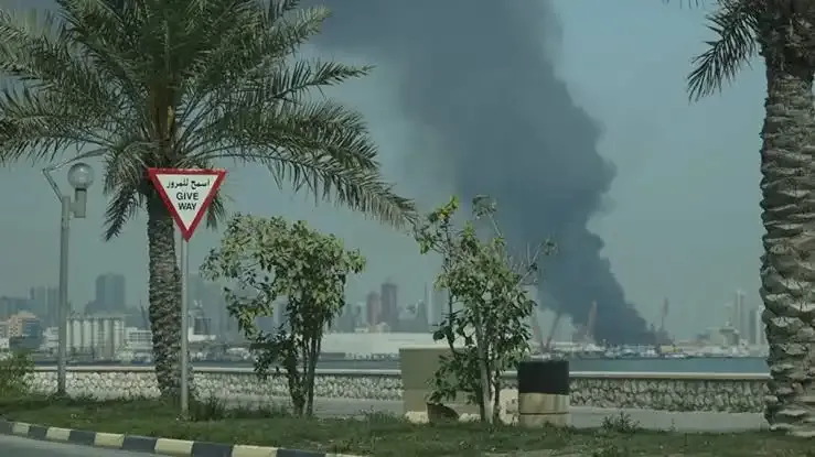 Bahrain Sounds Air Raid Sirens as US-Iran Conflict Escalates, Gulf Shipping Routes Face Fresh Threat