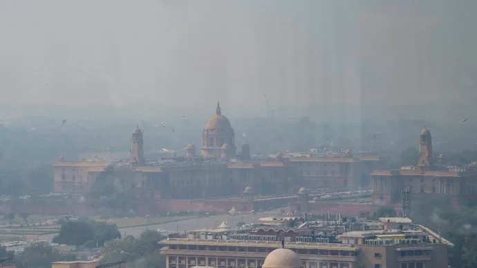 Smog and air pollution over New Delhi as the AQI rises in October 2026