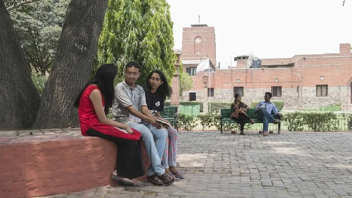Delhi University campus and 28-credit promotion rule relaxation for 2025-26 batch